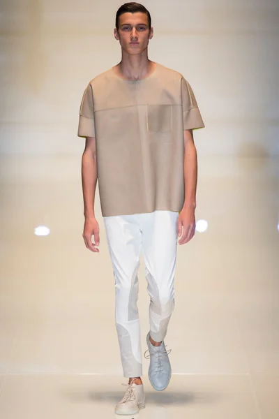 Look 12